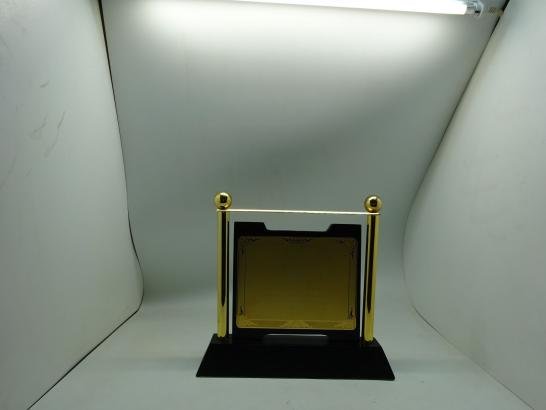 درع مذهب بقاعدة