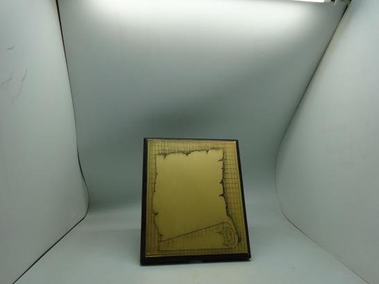 درع تذكاري سنغافوري وسط