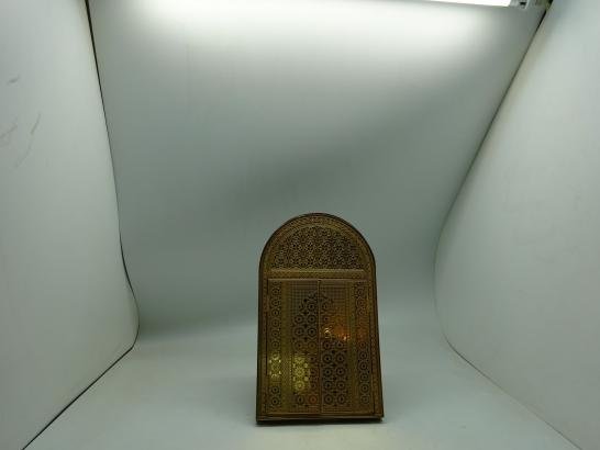 درع الباب ذهبي سنغافوري وسط