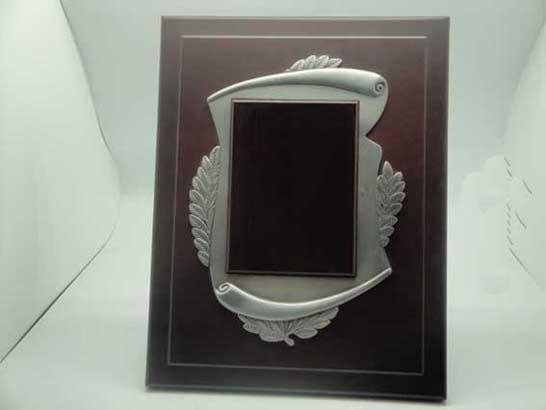 درع تذكاري ورقة