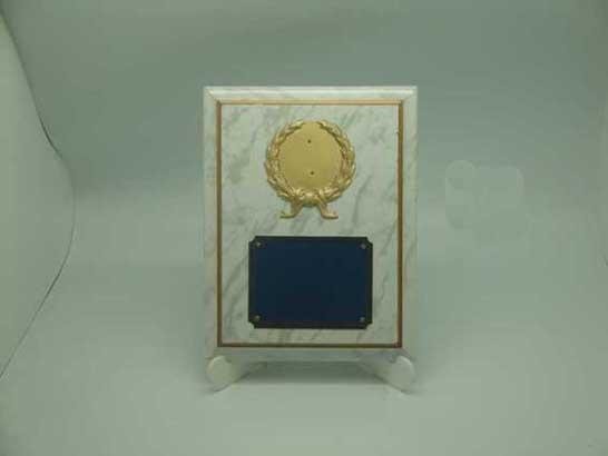 درع تذكاري رخامي