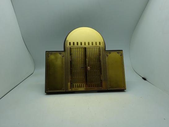 درع تذكاري الباب مذهب كبير