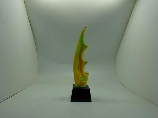 مجسم كريستال ملون