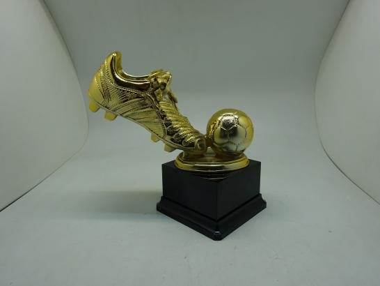 مجسم  حذاء رياضي مذهب