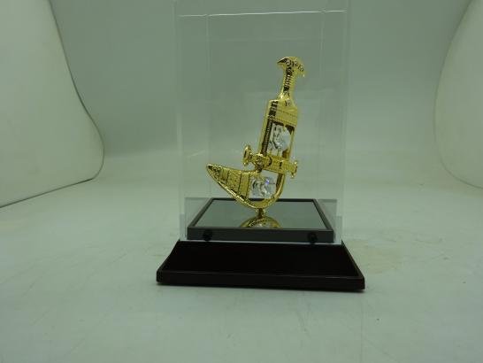 مجسم خنجر صغير كريستال