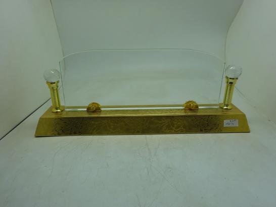 لوجة ذهبية وكريستال