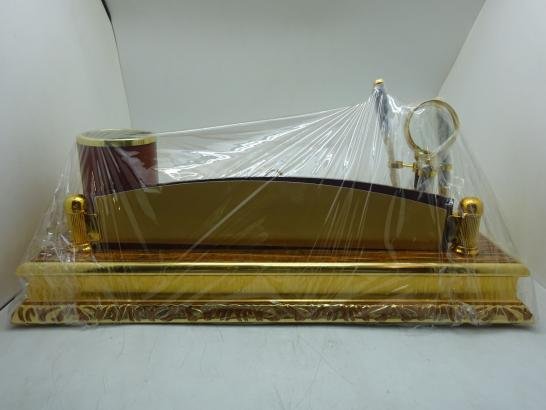 لوحة اسم مذهبة فاخرة