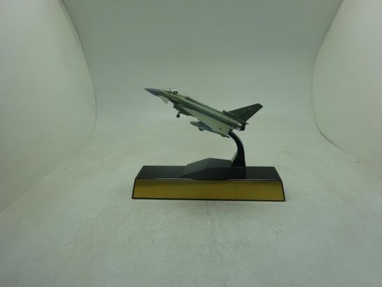 مجسم طائرة اف 18