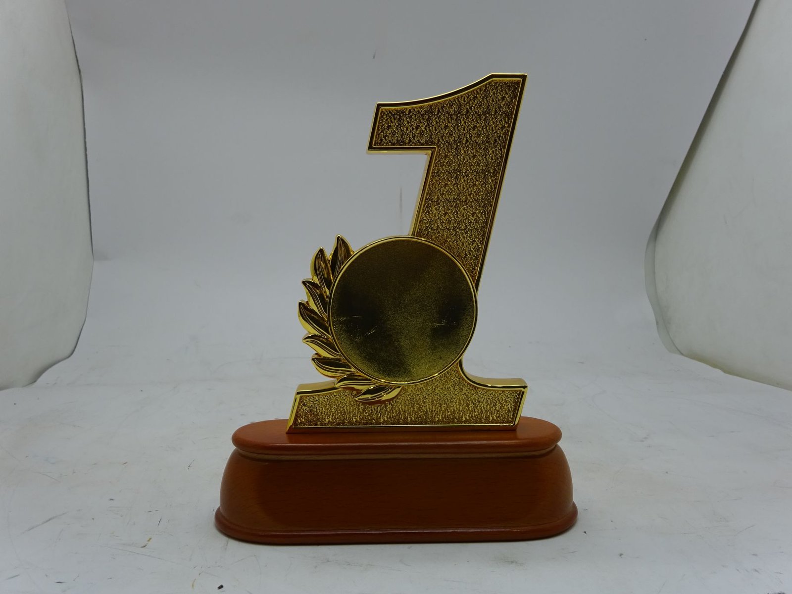 جائزة المركز الأول ذهبي