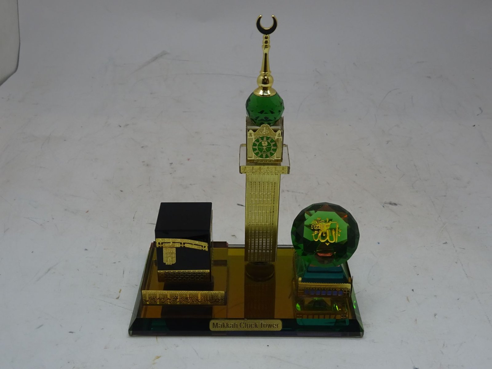 مجسم كريستال الكعبة ومأذنه